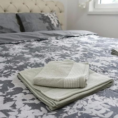 Jc10 Apartment 3 Bedroom, Free Parking, 73Sqm 노비사드 외부 사진