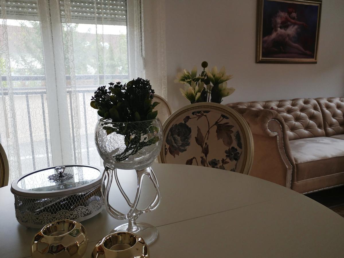 Jc10 Apartment 3 Bedroom, Free Parking, 73Sqm 노비사드 외부 사진