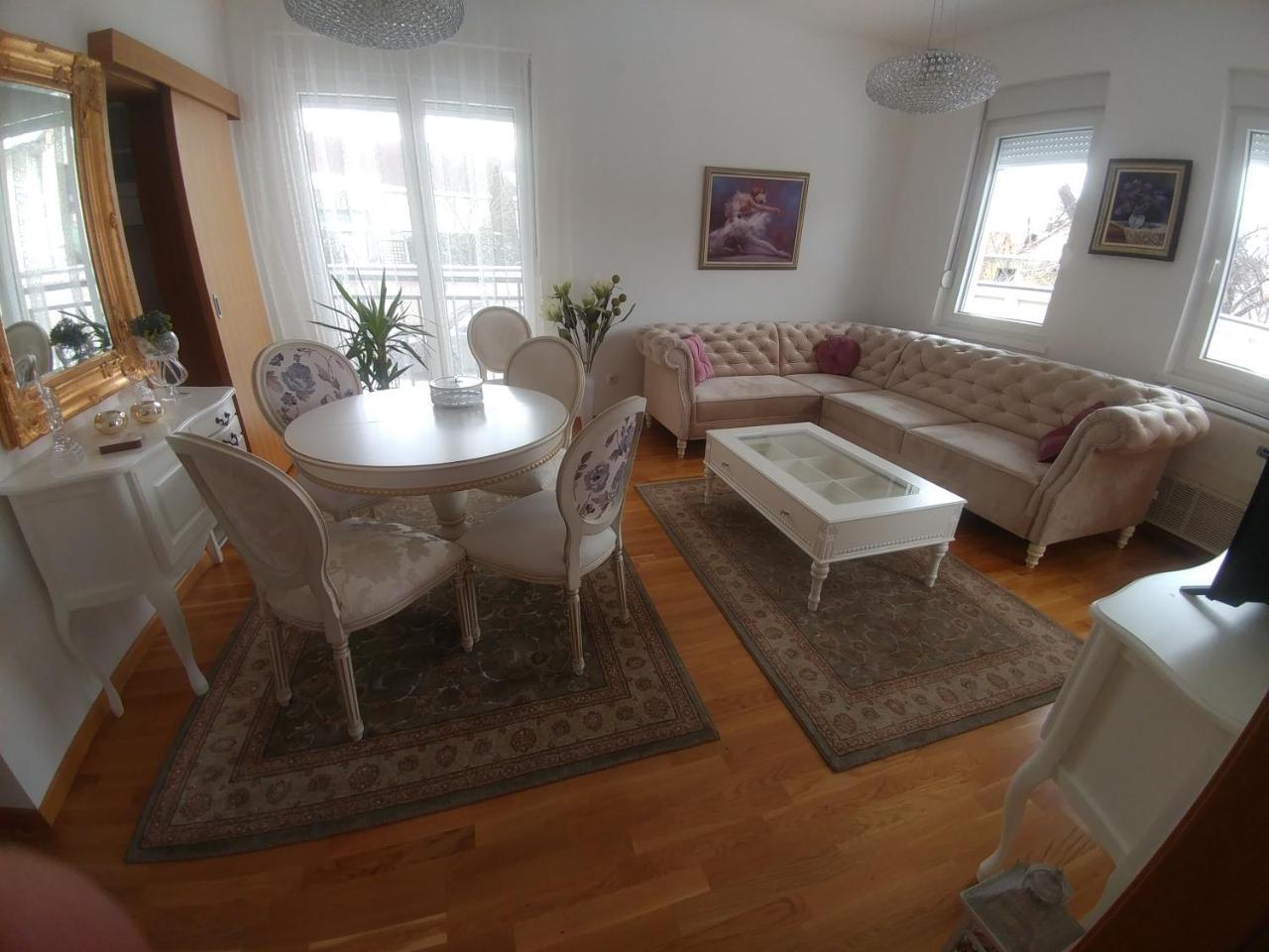 Jc10 Apartment 3 Bedroom, Free Parking, 73Sqm 노비사드 외부 사진